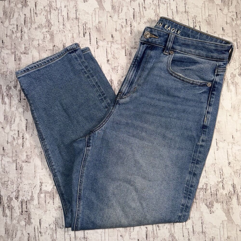 American Eagle Women’s High Rise Distressed Mom Jeans Size 10 Short